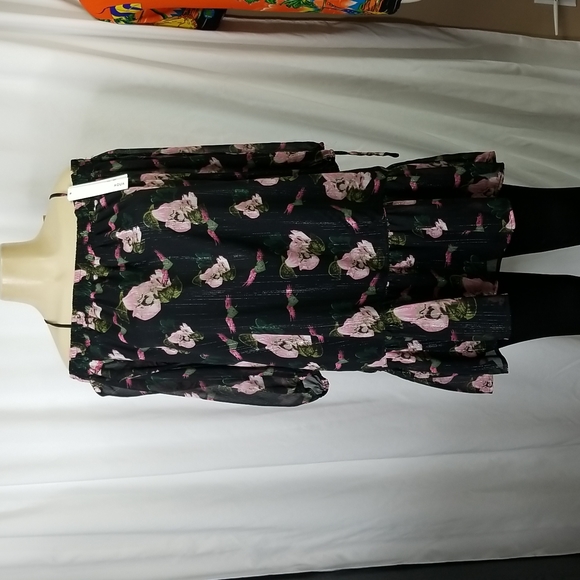 AQUA COLD SHOULDER FLORAL PRINT DRESS IN BLACK FLORAL SIZE SMALL - Picture 2 of 8